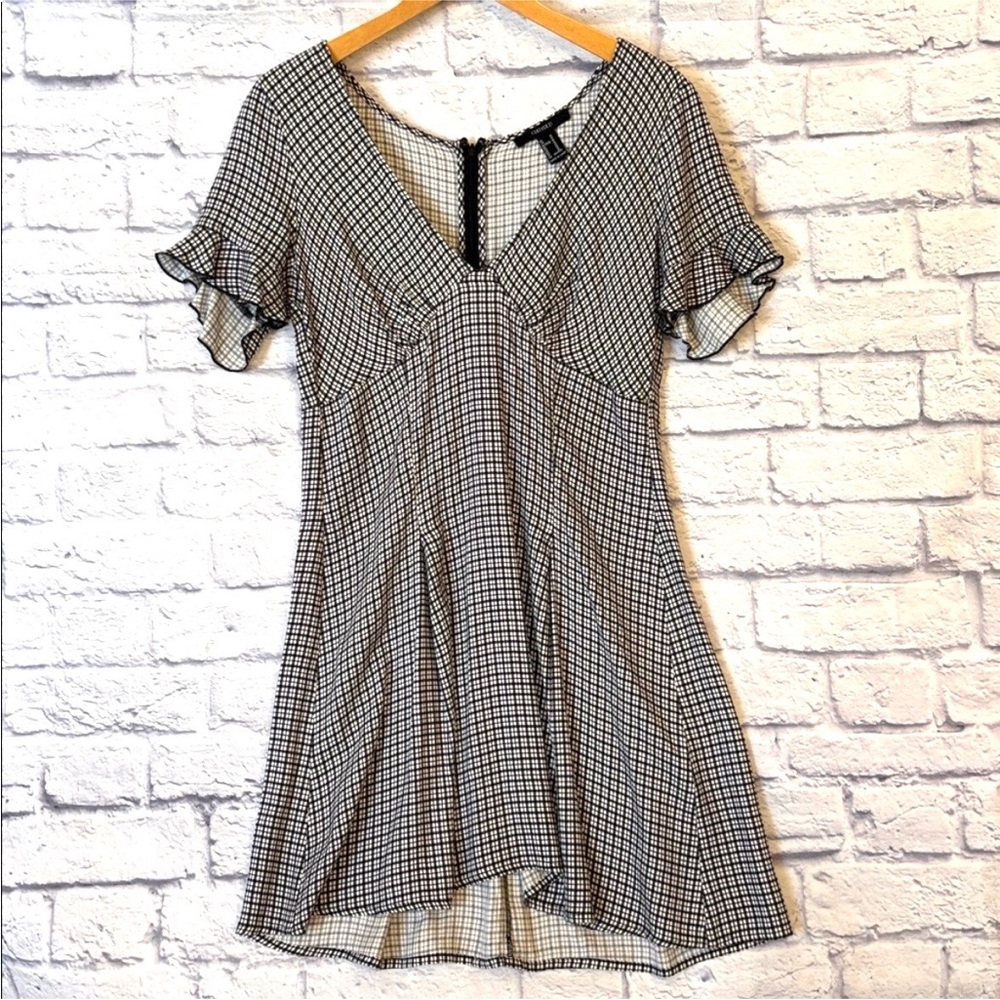 Forever 21 Black and White Checkered V Neck Mini Dress Size Medium Small Flaw